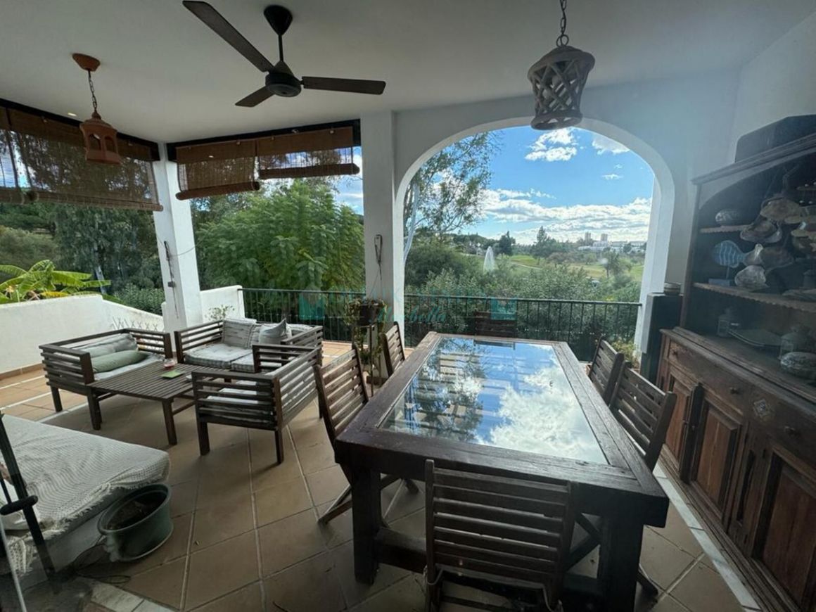 Town House for sale in Nueva Andalucia