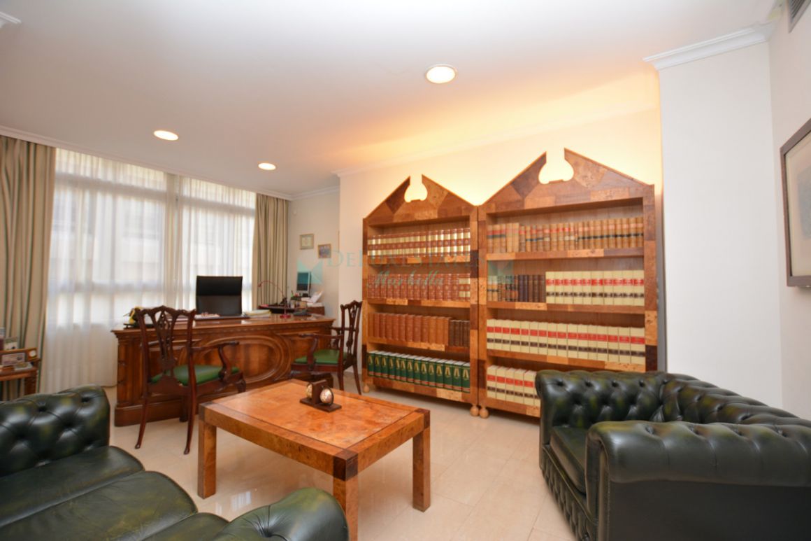 Office for sale in Marbella