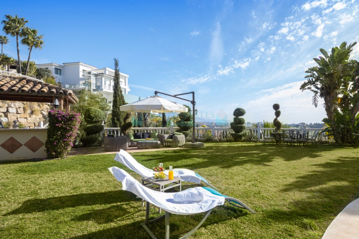 Villa for rent in El Paraiso, Estepona