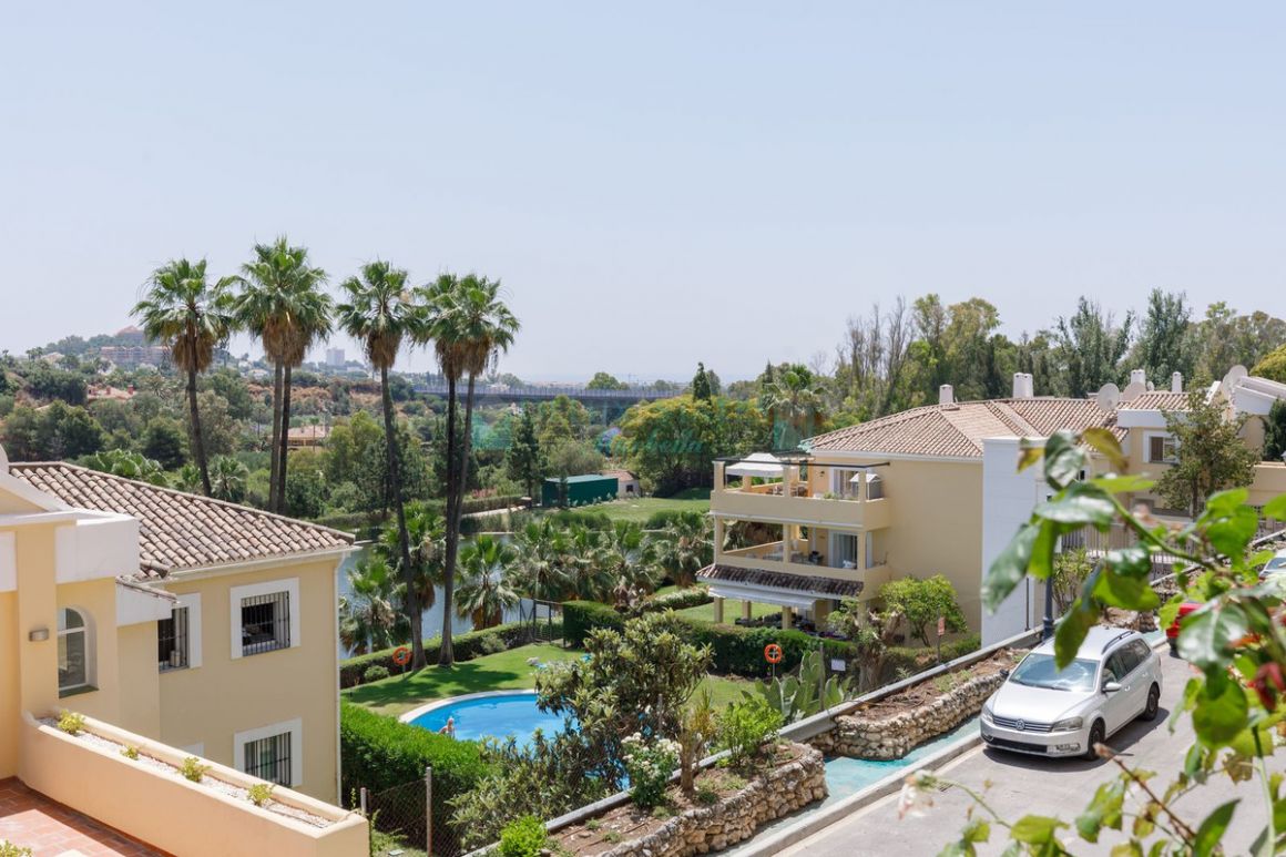 Apartamento en venta en La Quinta, Benahavis