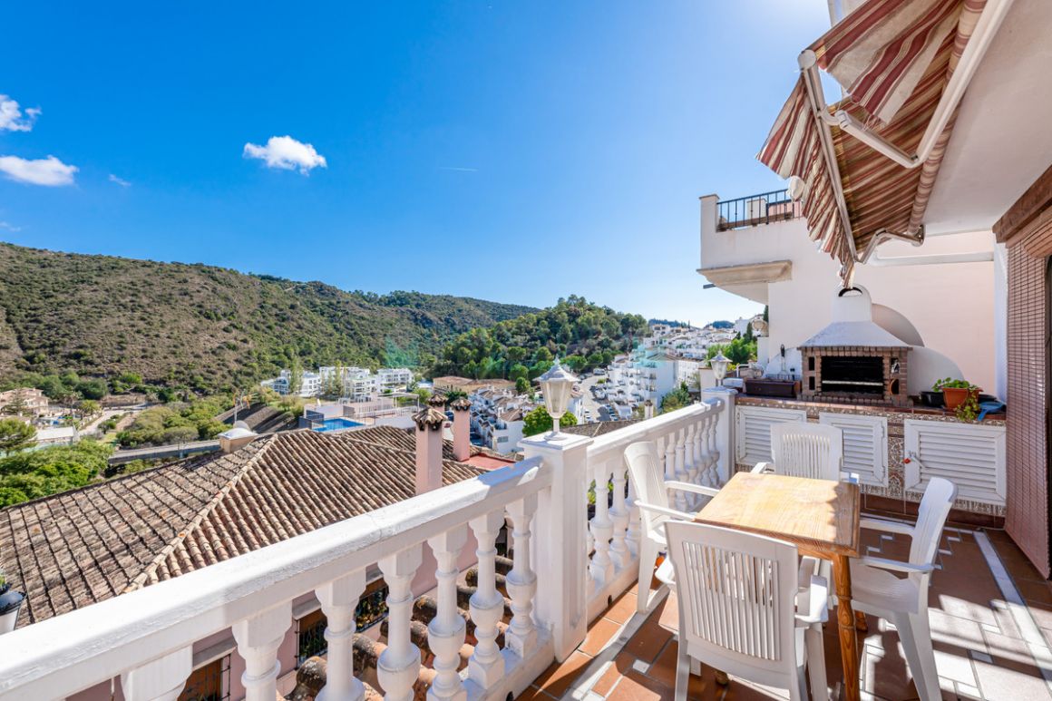 Penthouse for sale in Benahavis