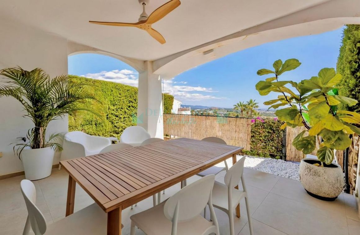 Ground Floor Apartment for sale in Benahavis