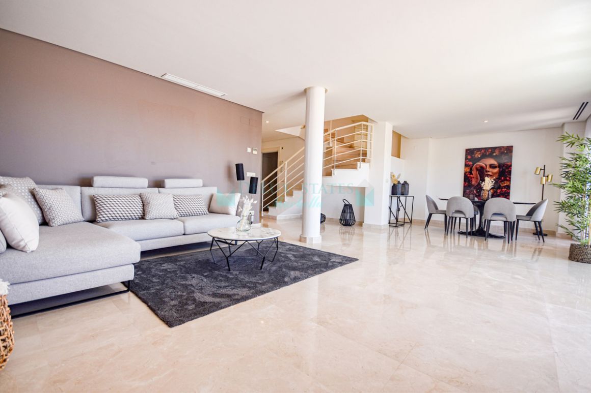 Penthouse for rent in Nueva Andalucia