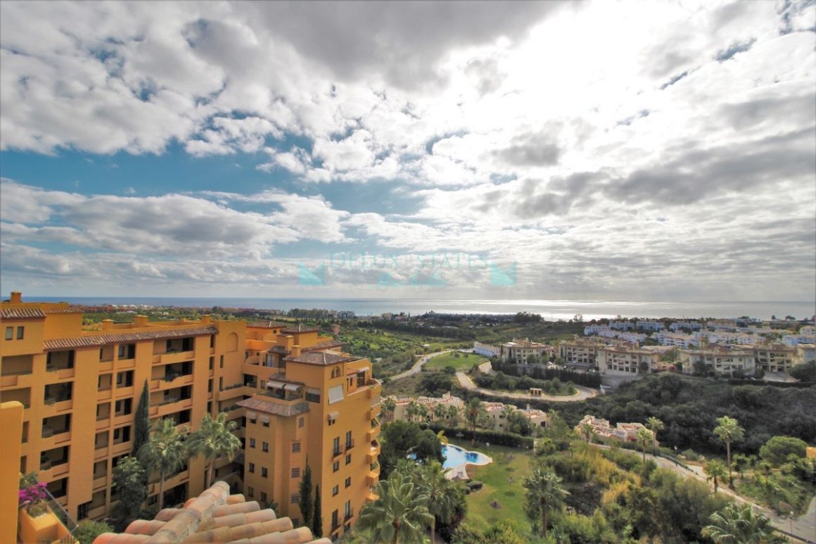 Penthouse for sale in Selwo, Estepona