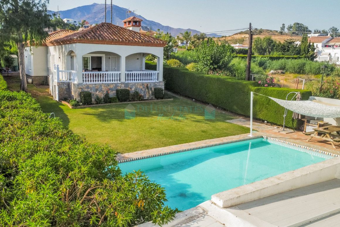 Villa for sale in Estepona