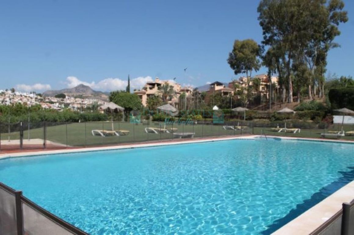 Town House for sale in Estepona