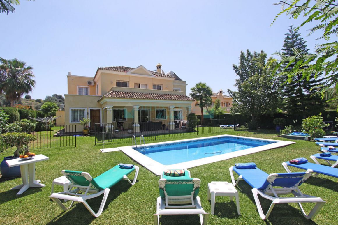 Villa in Bel Air, Estepona