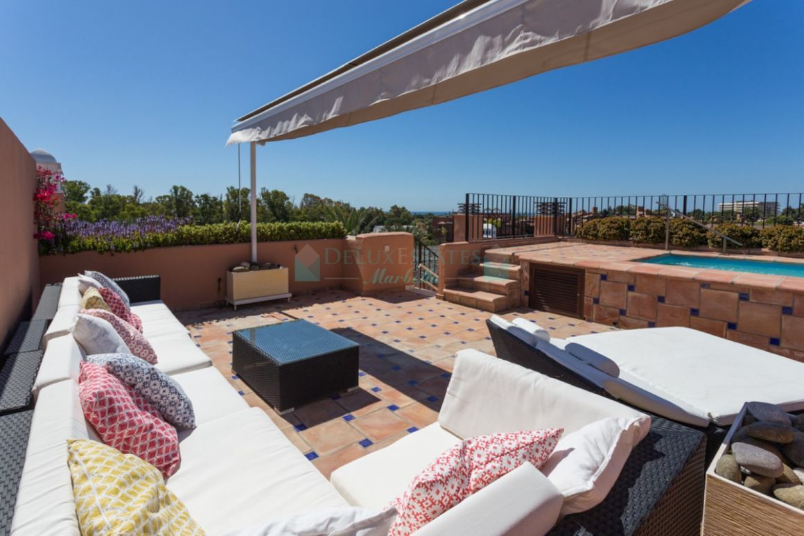 Penthouse for sale in Estepona