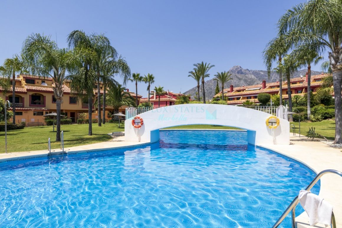 Town House for sale in Marbella Golden Mile