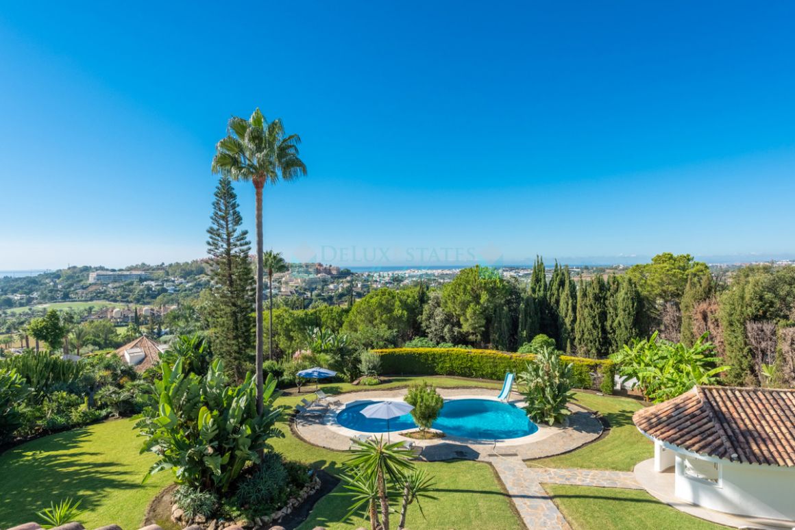 Villa in Nueva Andalucia
