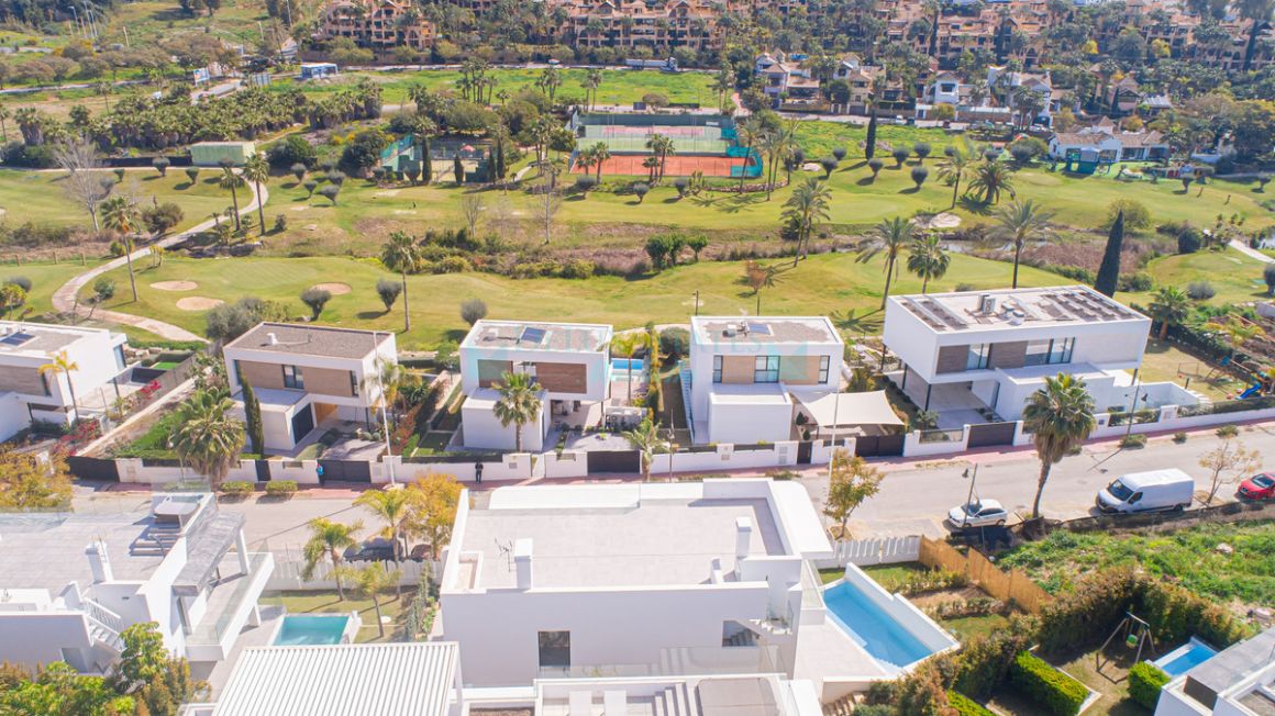 Villa for rent in Estepona