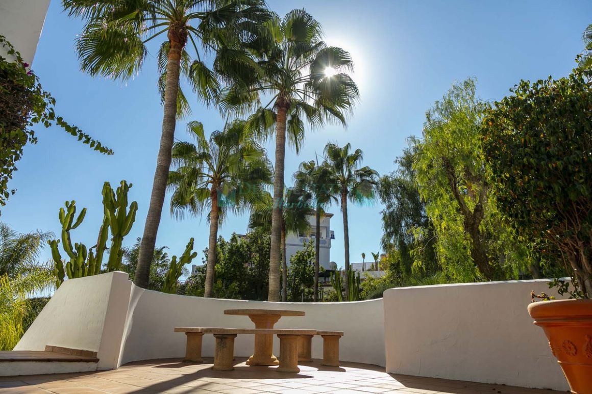Ground Floor Apartment for sale in Nueva Andalucia