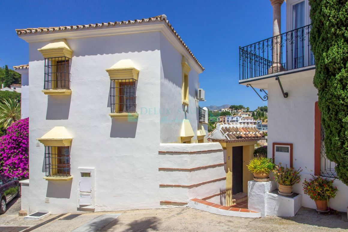 Town House for sale in La Heredia, Benahavis