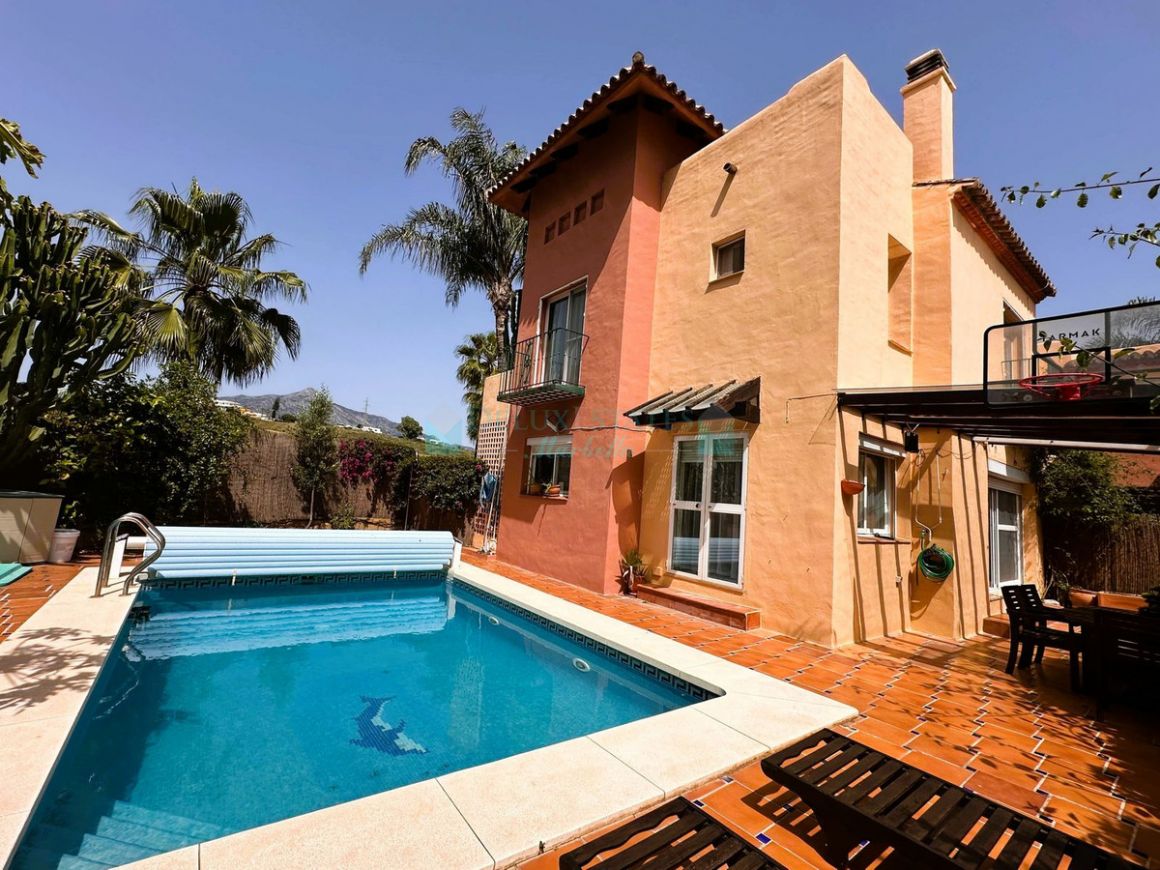 Villa for rent in Nueva Andalucia