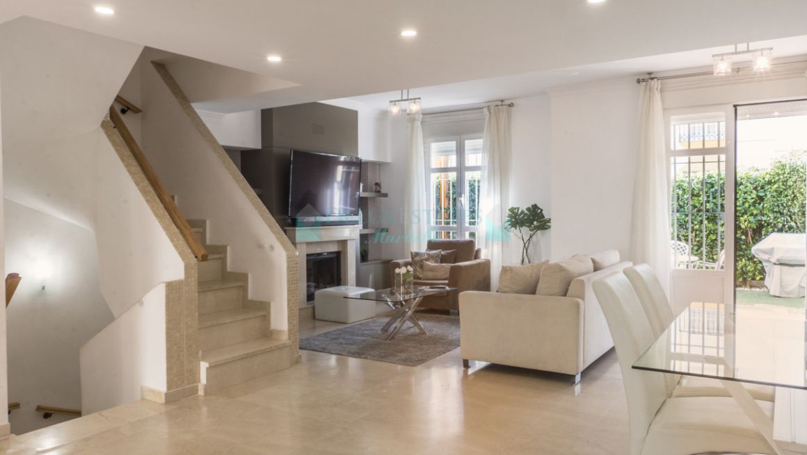 Semi Detached Villa for rent in Marbella - Puerto Banus