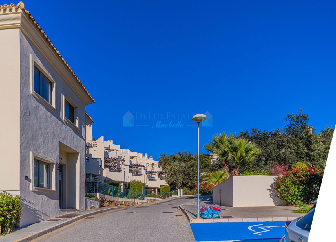 Town House for sale in Cabopino, Marbella East
