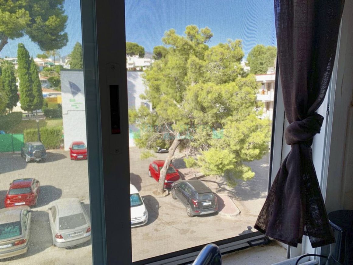 Studio for sale in Nueva Andalucia