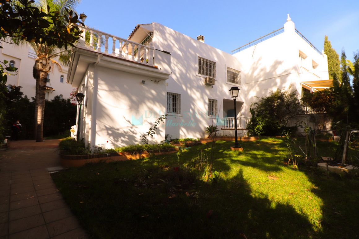 Semi Detached Villa for sale in Nueva Andalucia