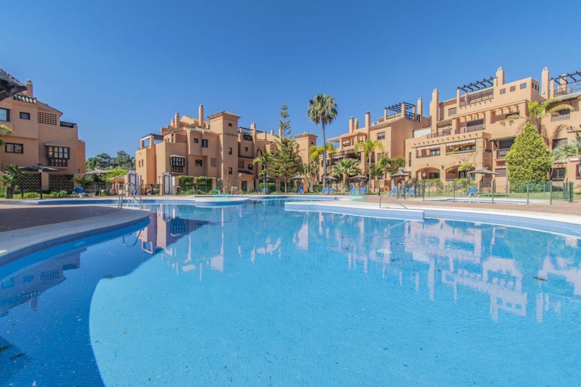 Apartment in Hacienda del Sol, Estepona
