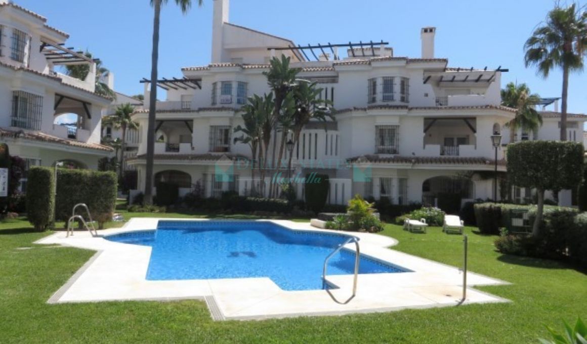 Penthouse for sale in Nueva Andalucia