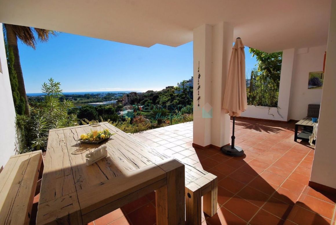 Ground Floor Apartment for sale in Benahavis