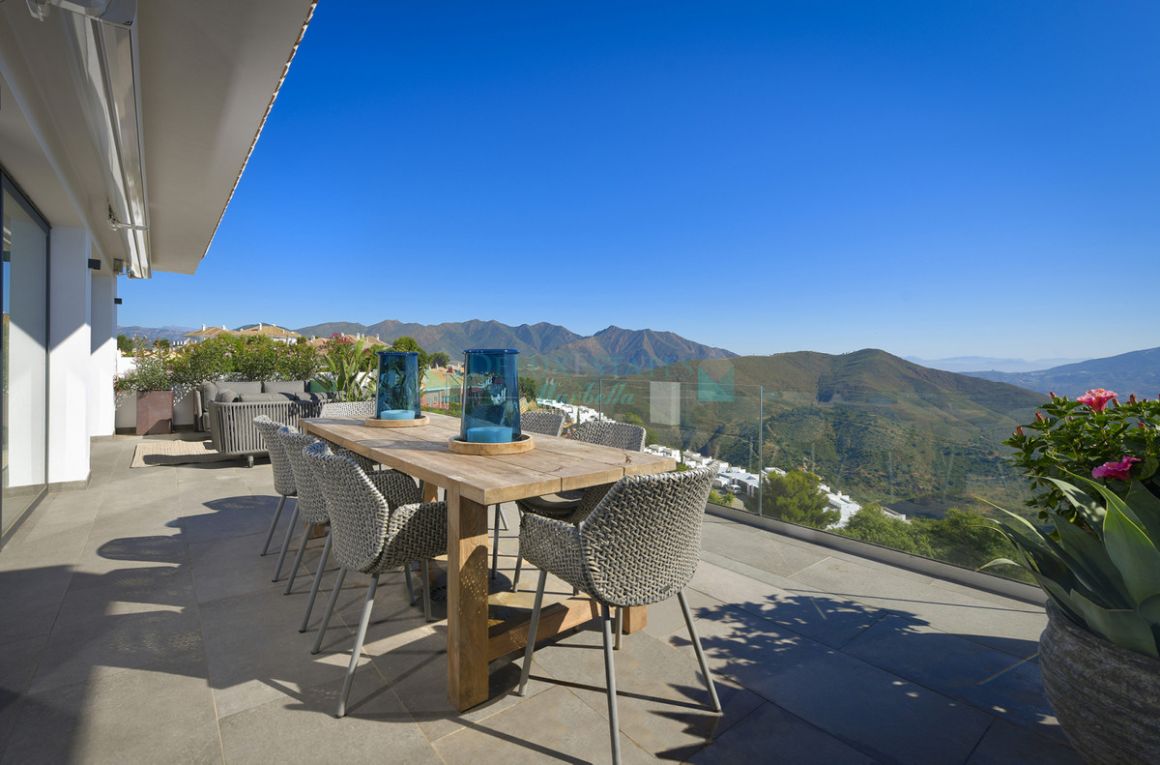 Town House for sale in La Mairena, Marbella East