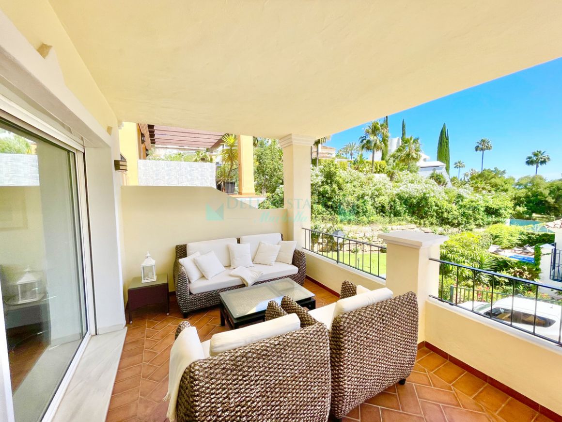 Town House for sale in Nueva Andalucia
