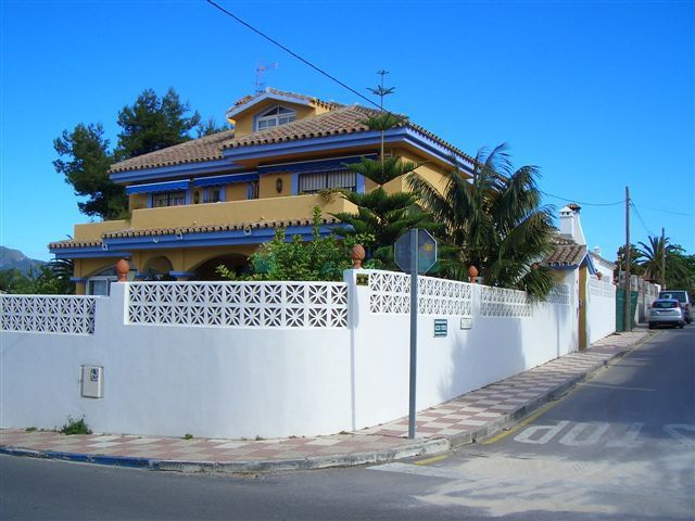 Villa for sale in San Pedro de Alcantara