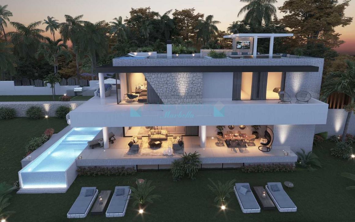 Villa for sale in Estepona