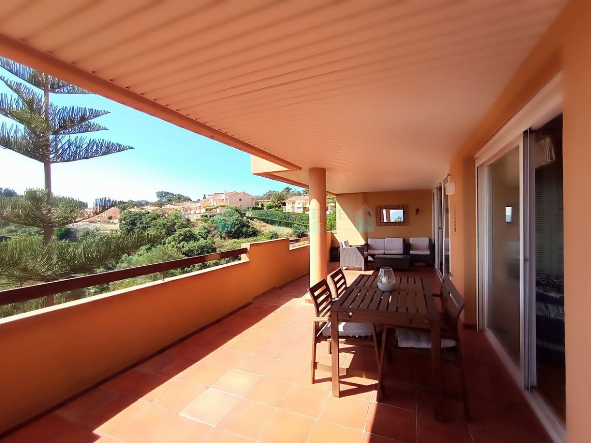 Apartment for sale in La Mairena, Marbella East