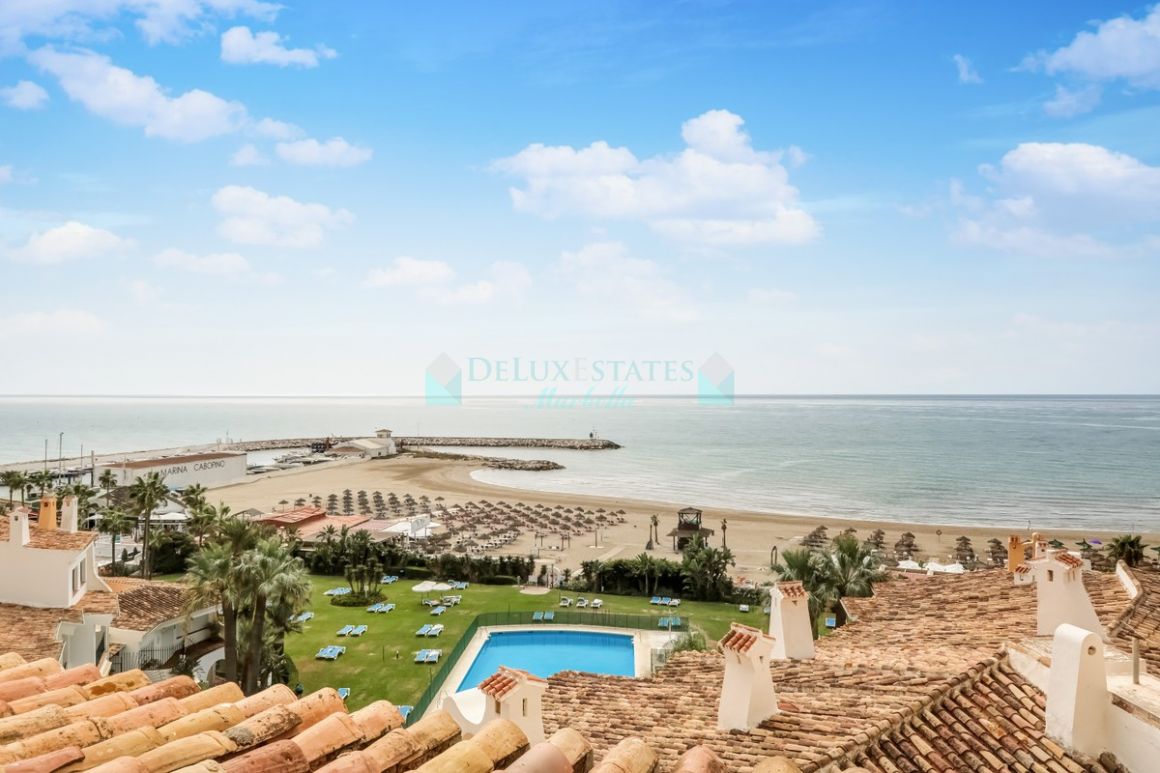 Apartment for sale in Cabopino, Marbella East