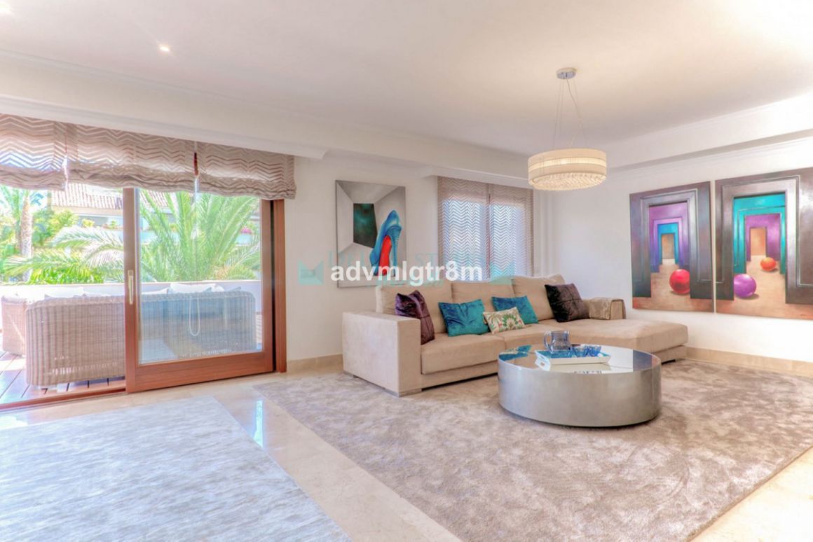 Penthouse for rent in Marbella Golden Mile