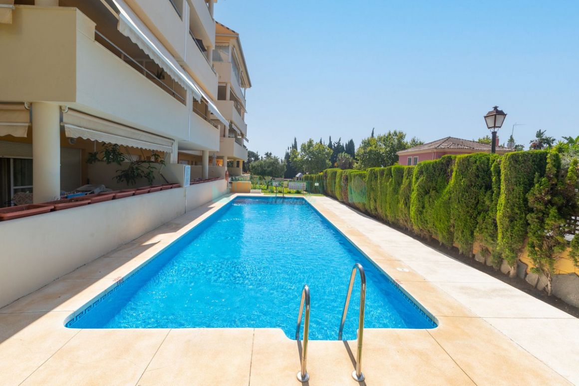 Apartment for sale in Elviria, Marbella East