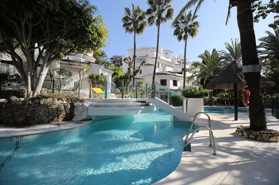 Ground Floor Apartment for sale in Elviria, Marbella East