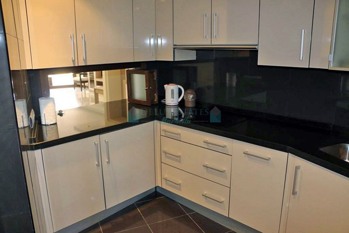 Ground Floor Apartment for sale in New Golden Mile, Estepona