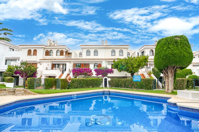 Town House for sale in Estepona