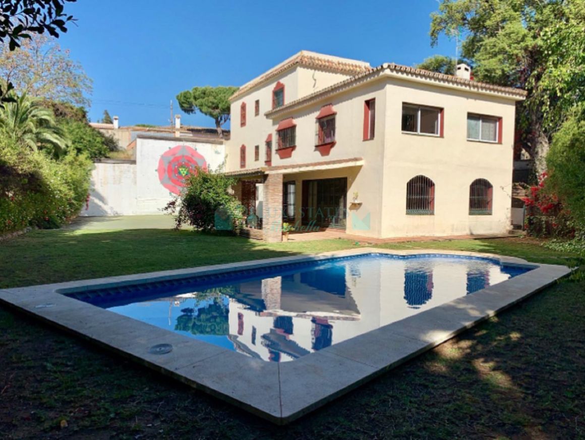 Villa for sale in Elviria, Marbella East