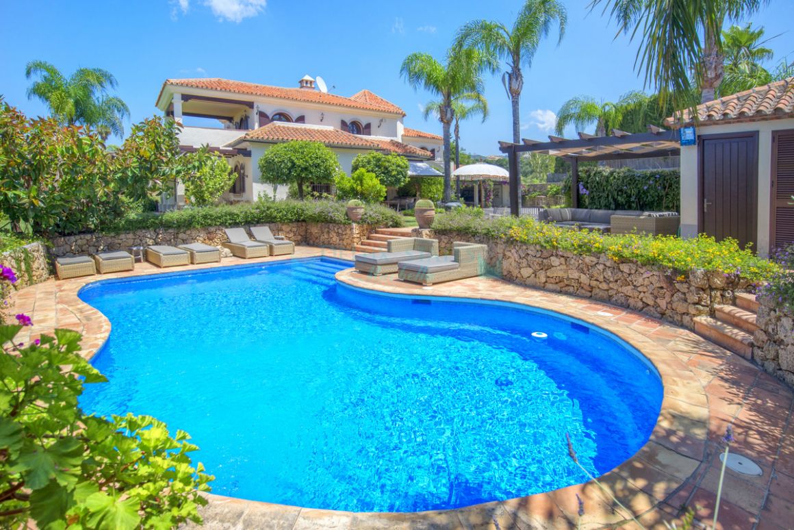 Villa in Elviria, Marbella East