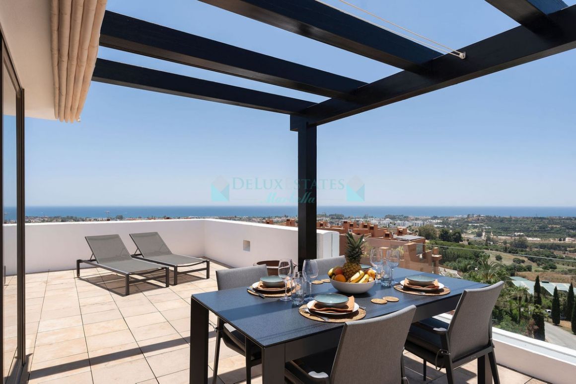 Penthouse for sale in Los Flamingos, Benahavis