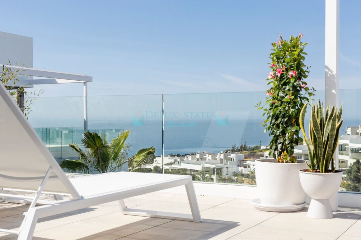 Villa for sale in Cabopino, Marbella East