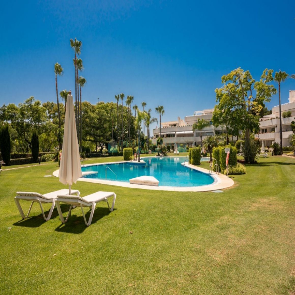 Ground Floor Apartment for sale in Nueva Andalucia
