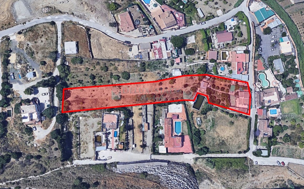Finca for sale in Estepona