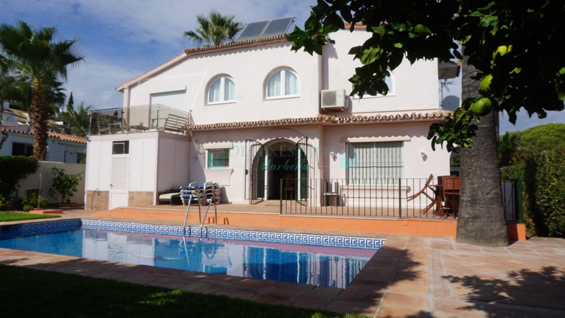Villa for rent in Nueva Andalucia