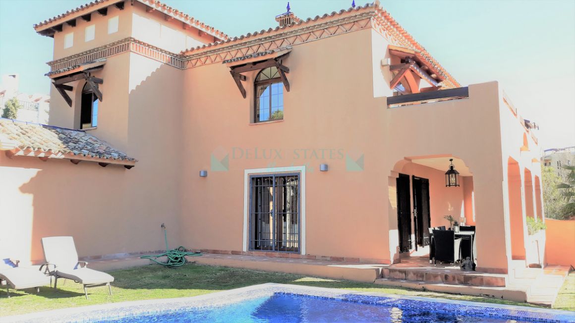 Villa for rent in Estepona
