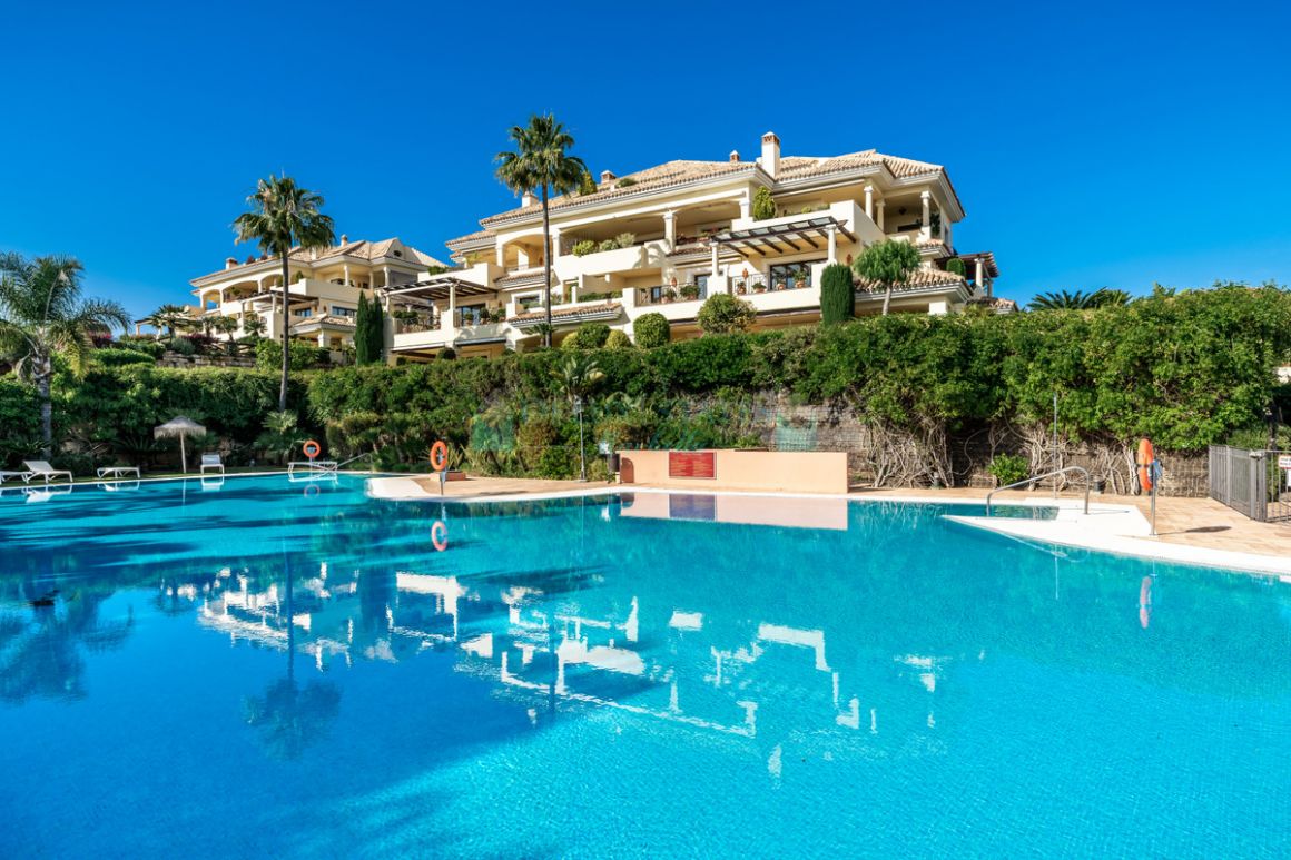 Penthouse for sale in Nueva Andalucia