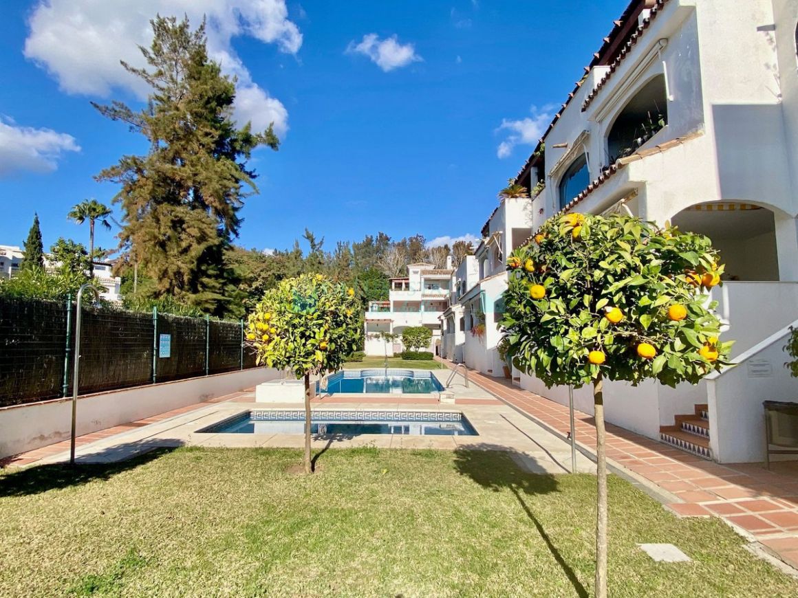 Apartamento Planta Baja en alquiler en  Elviria, Marbella Este