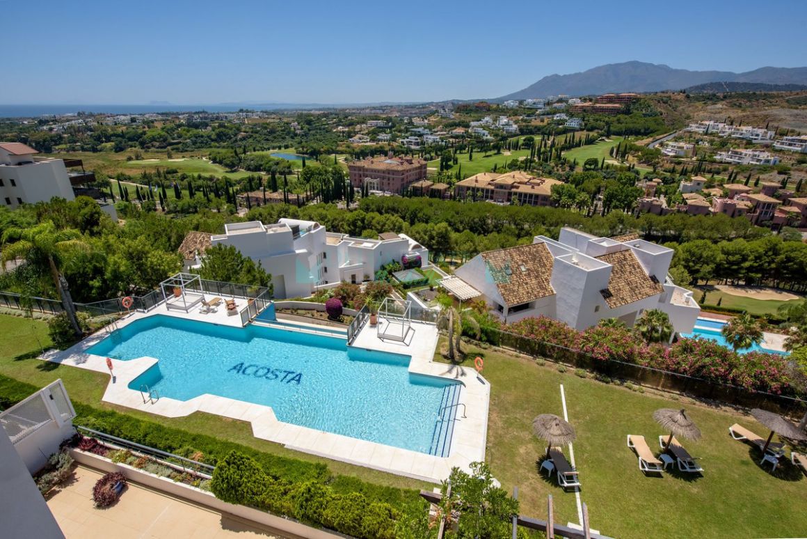 Penthouse for sale in Benahavis