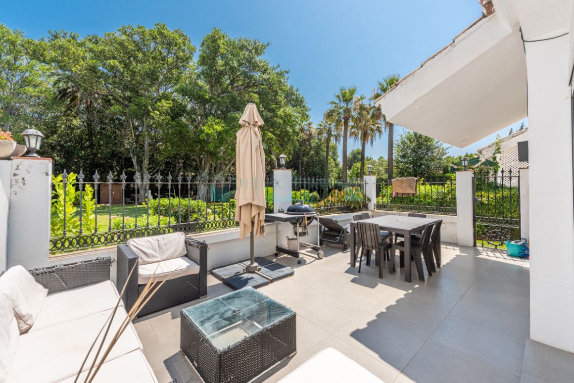 Ground Floor Apartment for sale in Nueva Andalucia