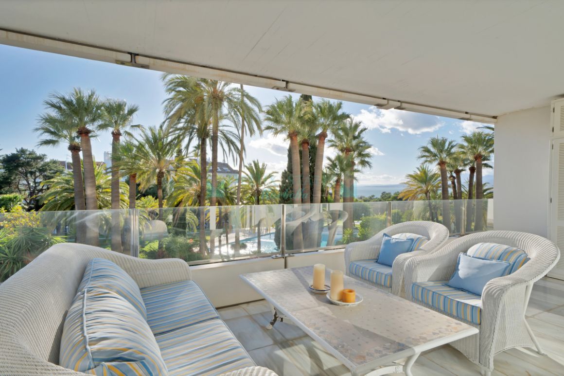 Apartment for rent in Rio Real, Marbella East