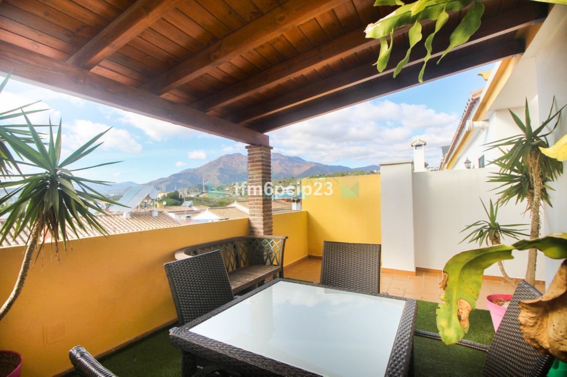 Town House for sale in Estepona